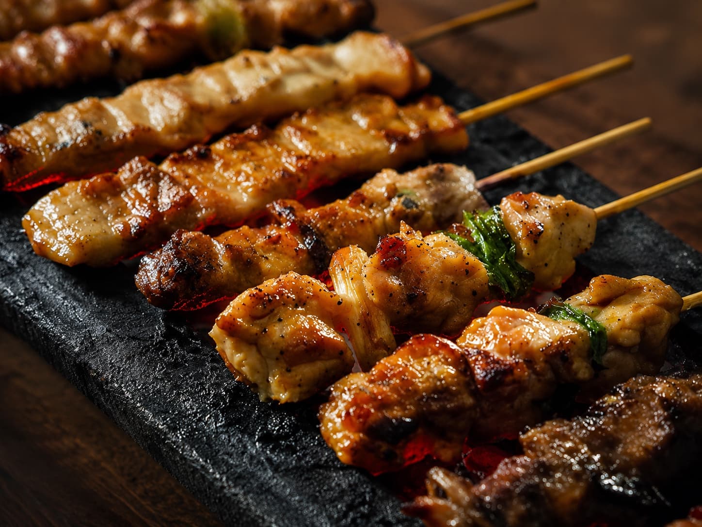 Charcoal-grilled Skewers Enjoyment Course: 10 items including karaage (fried chicken) and stir-fried sausage, with 3 hours all-you-can-drink.