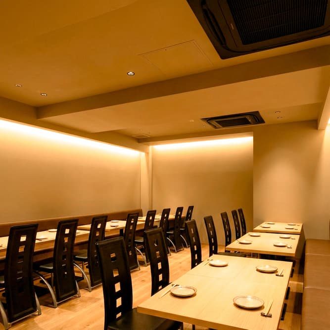 Table-only reservation: Please order your preferred dishes on the day.