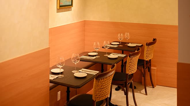 Interior (semi-private room)